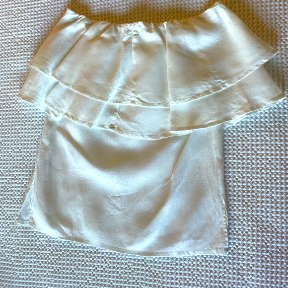 Sweetheart Cut Off-Shoulder Top - Picture 2 of 2